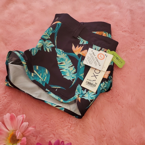 Roxy board shorts - Picture 6 of 14
